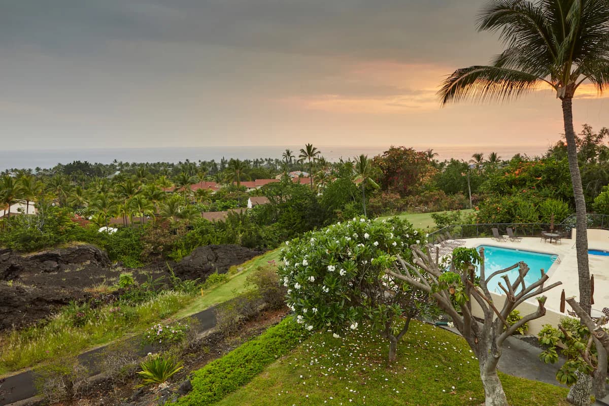 Condo in Kailua-Kona · ★4.96 · 3 bedrooms · 4 beds · 3 baths - Image 40