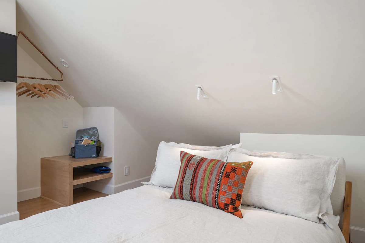 Guest Perch Art-Filled Retreat with Skyline Views - Photo 15