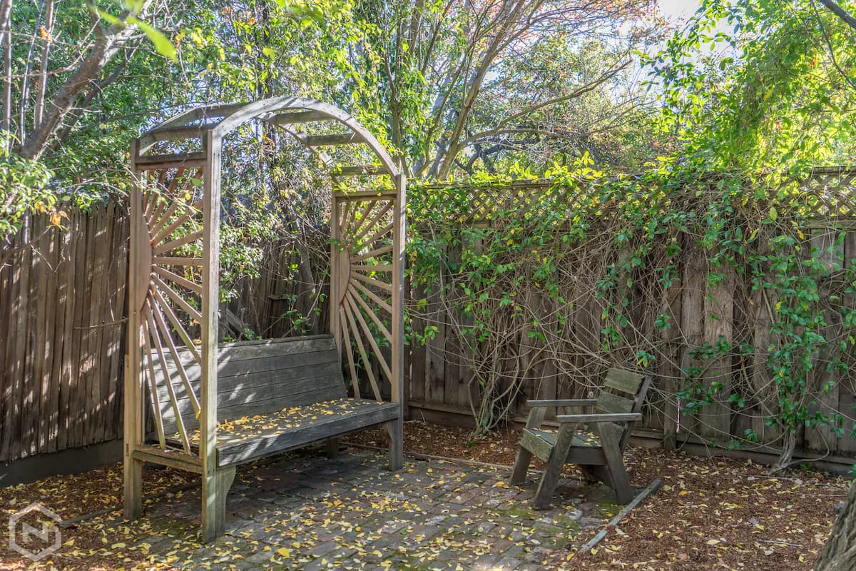 Home in Palo Alto · ★4.93 · 4 bedrooms · 4 beds · 3 baths - Image 44