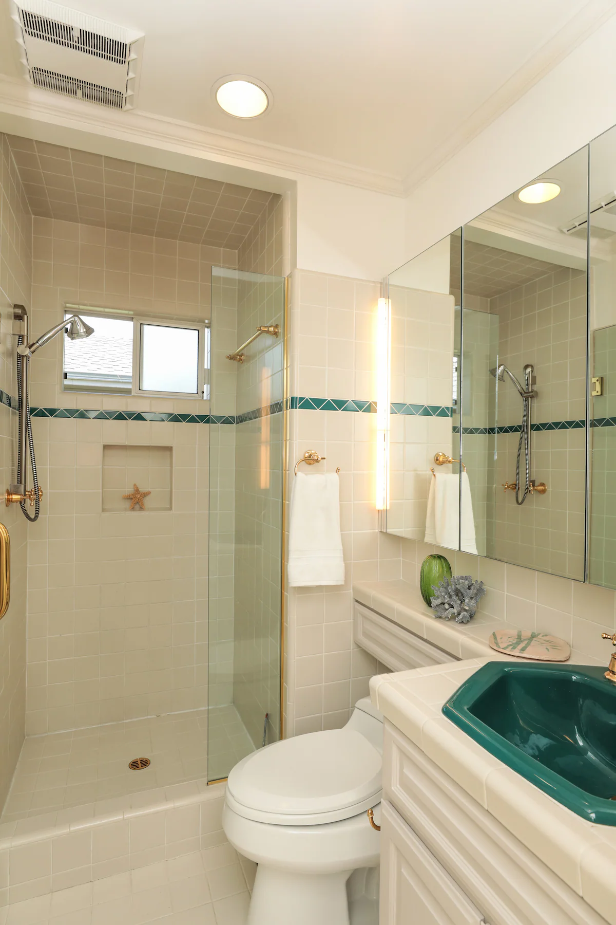 Home in Palo Alto · ★4.87 · 2 bedrooms · 2 beds · 2 baths - Image 10