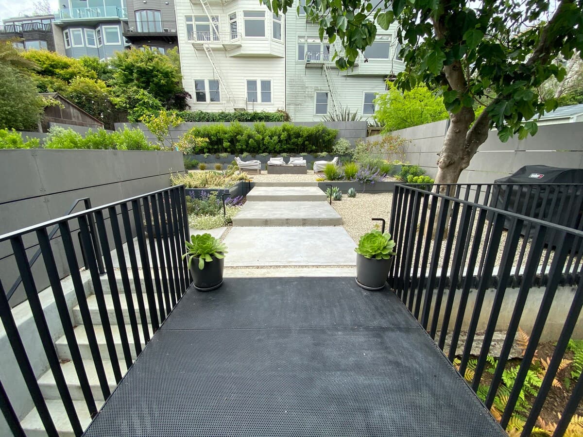 Victorian Gem with Elevator & Golden Gate Views - Photo 18