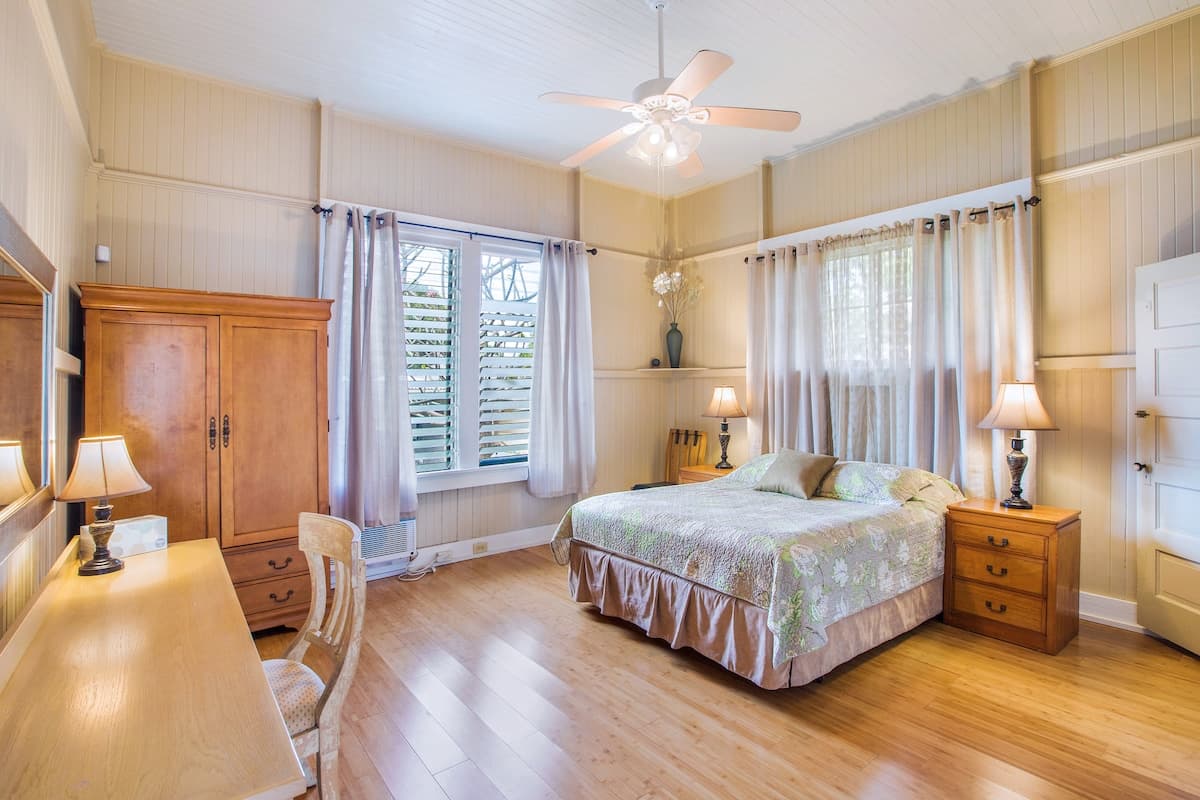Renovated Plantation Home; Walk into Wailuku Town! - Image 16