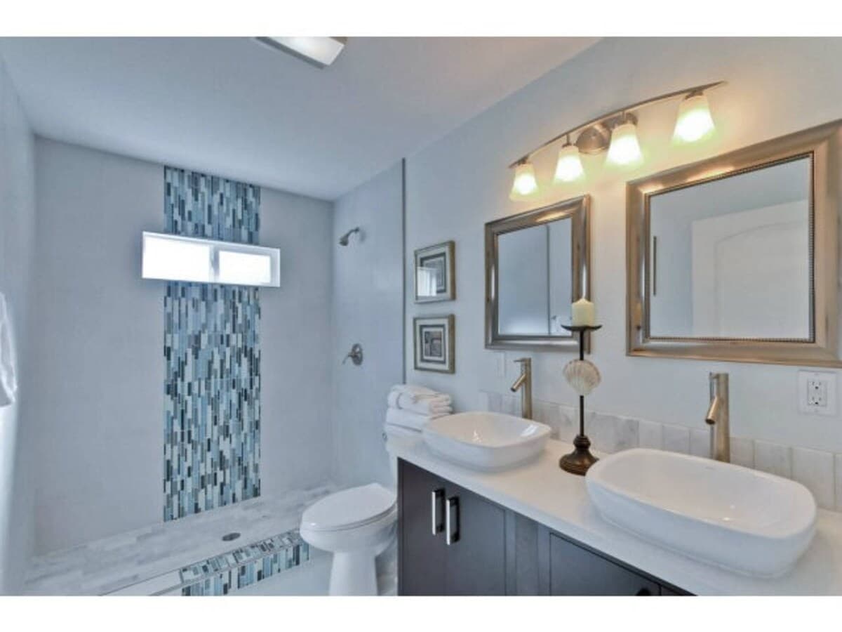 Home in Redwood City · ★4.8 · 3 bedrooms · 4 beds · 2 baths - Image 10