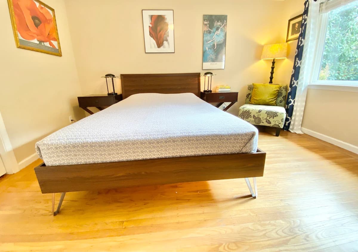 Home in Palo Alto · ★4.75 · 2 bedrooms · 4 beds · 1 bath - Image 13