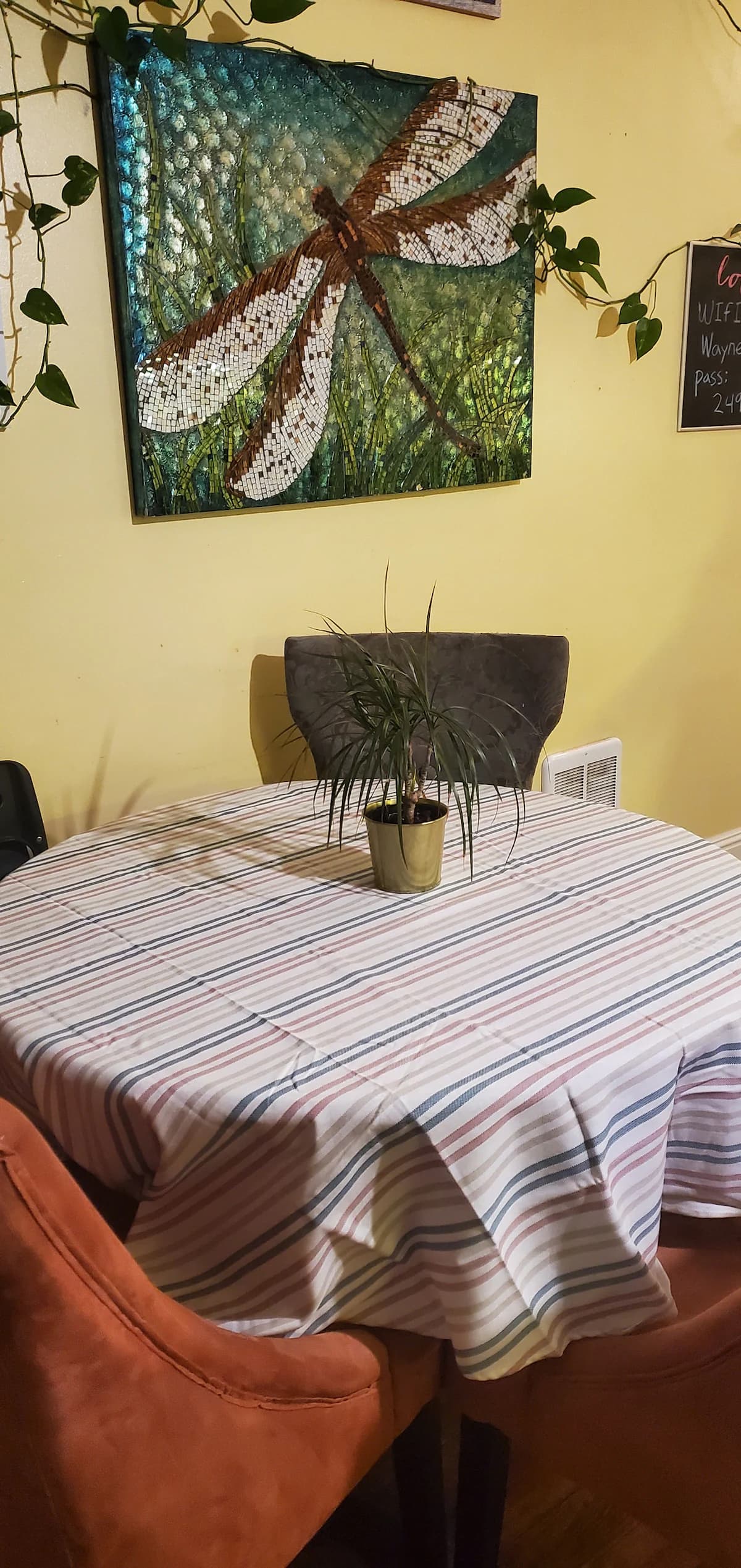 Beautiful Nob Hill Apartment with Perfect Location - Photo 18