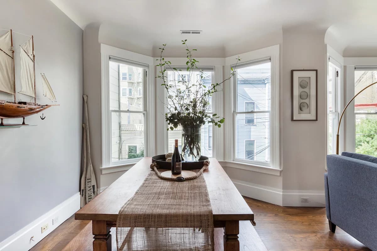 Sun-Filled Victorian Flat Near Market Street - Photo 15