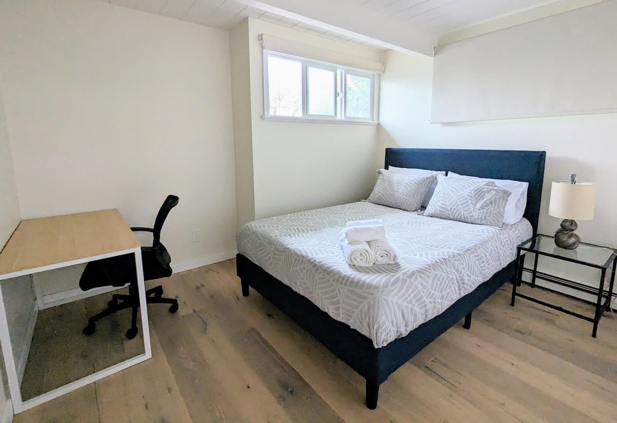 Home in Palo Alto · ★4.96 · 3 bedrooms · 3 beds · 2 baths - Image 16