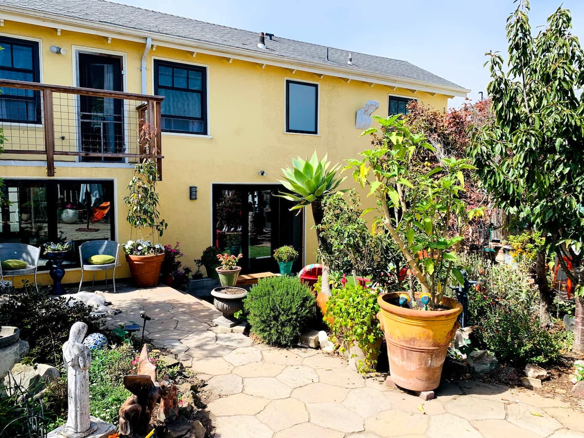 Sunny Garden Apartment Near SFO with Courtyard - Photo 13