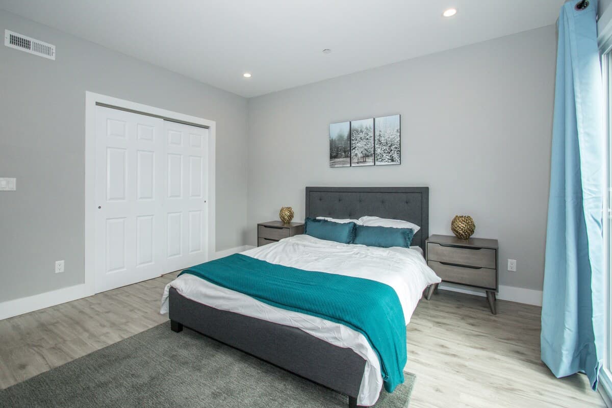Home in Daly City · ★4.88 · 8 bedrooms · 16 beds · 5 baths - Image 19