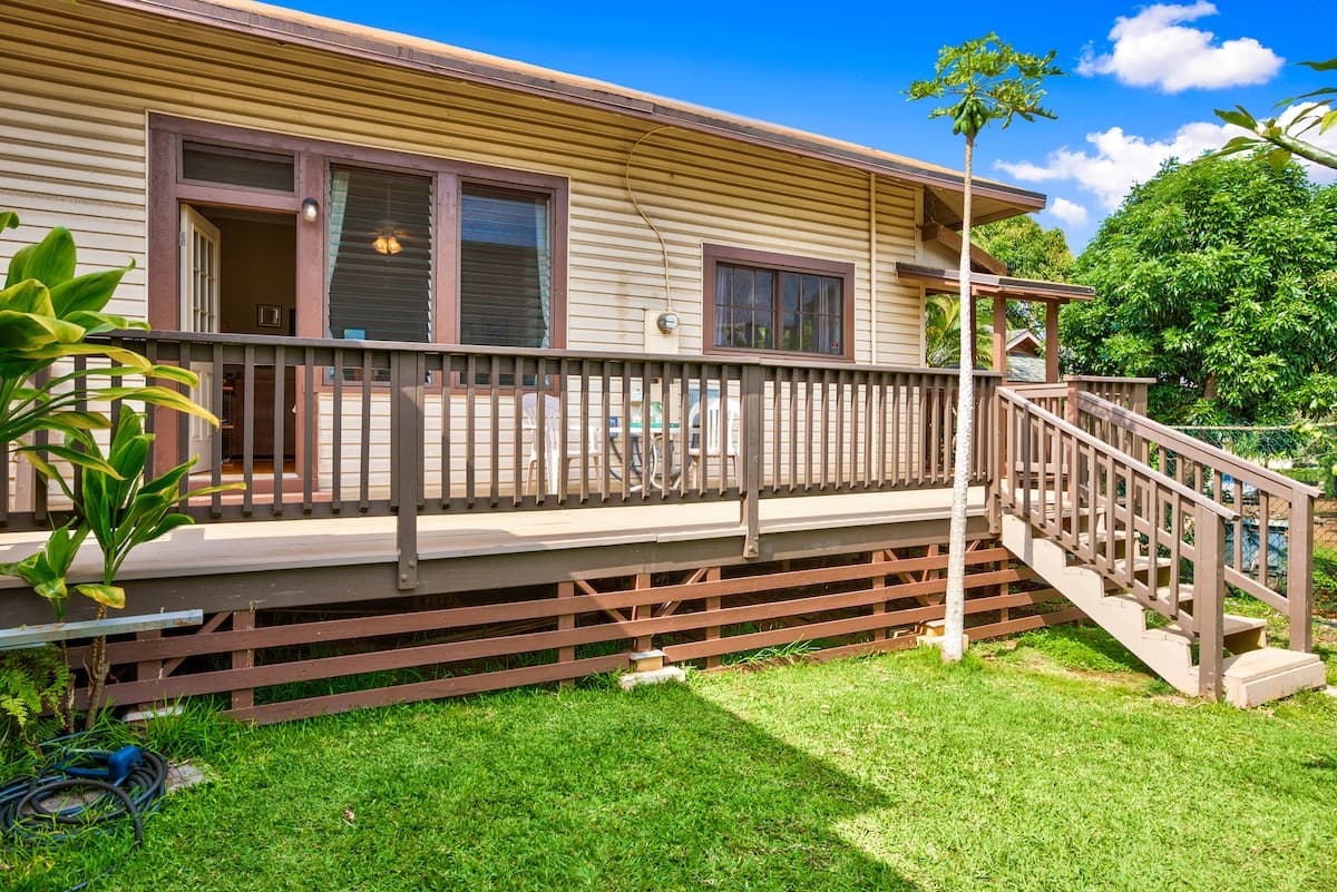 Renovated Plantation Home; Walk into Wailuku Town! - Image 23
