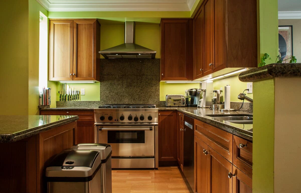 Elevator Opens Into FlatNob Hill 3BR, 2 Parking - Photo 17