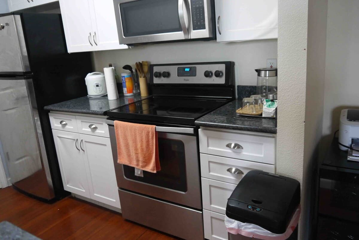 Condo in East Palo Alto · ★4.89 · 1 bedroom · 1 bed · 1 bath - Image 15