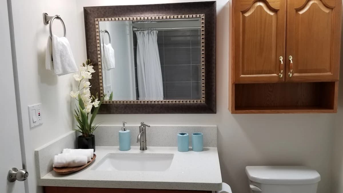 Condo in Honolulu · ★4.66 · Studio · 2 beds · 1 private bath - Image 10