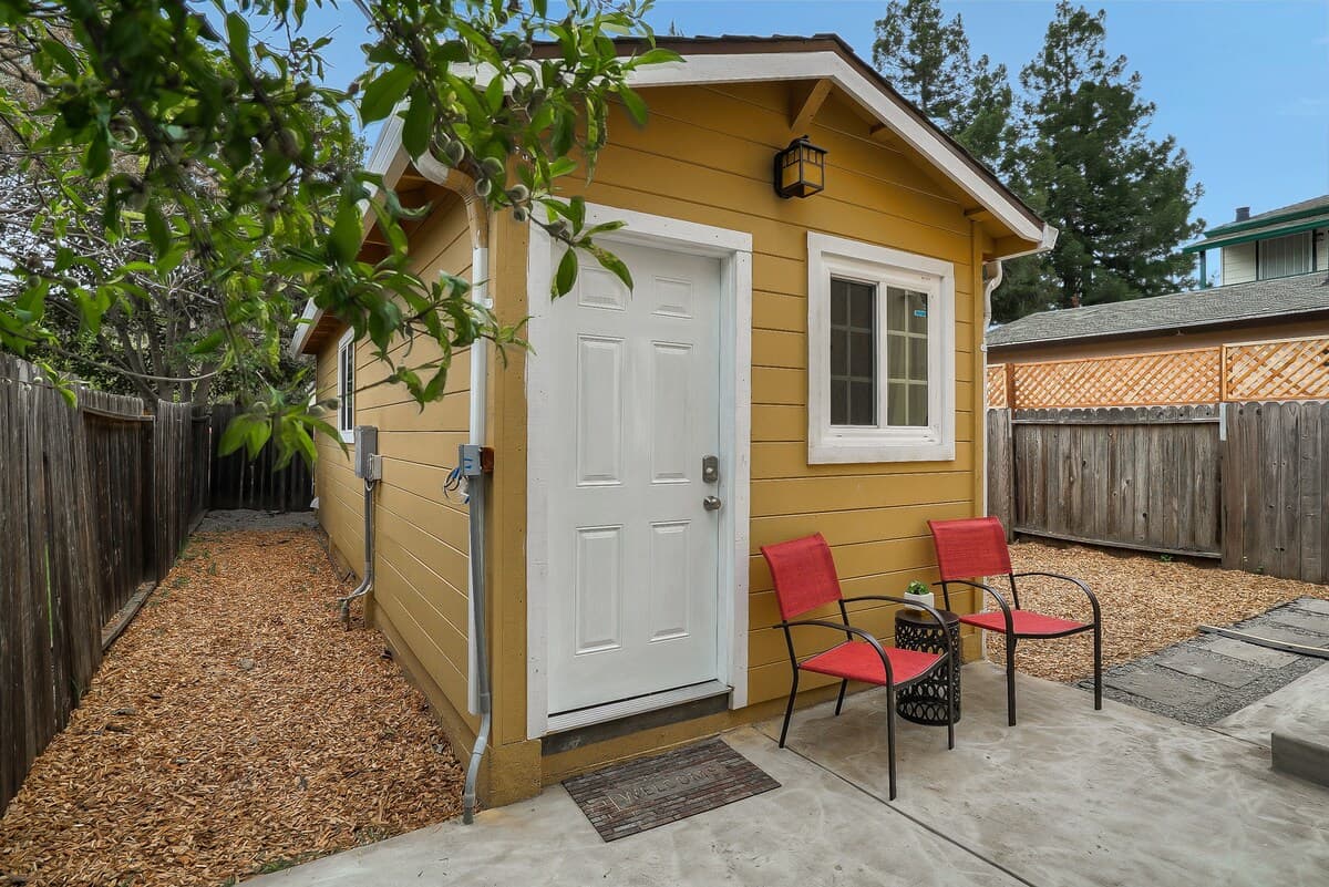 Home in Mountain View · ★4.88 · 4 bedrooms · 6 beds · 3.5 baths - Image 43