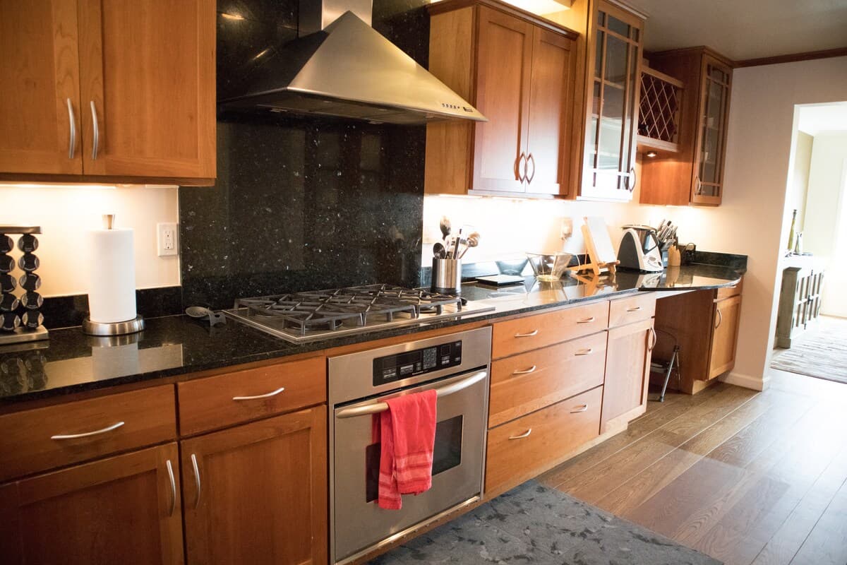 Noe Valley Condo with Bay Views & Workspace - Photo 10