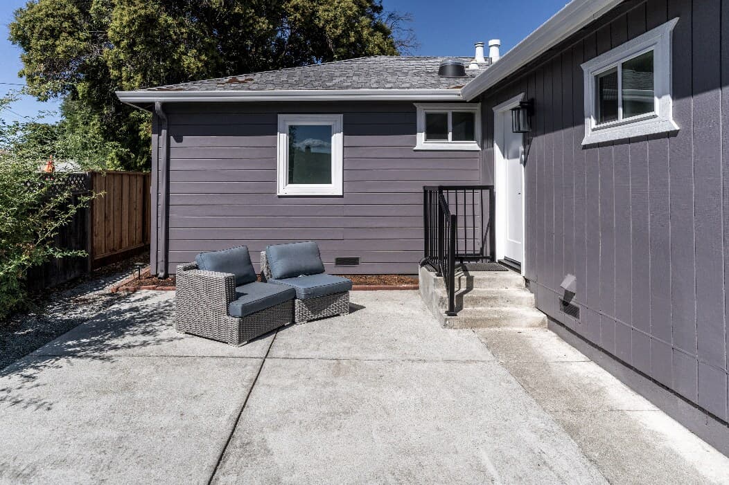 Home in East Palo Alto · ★4.94 · 4 bedrooms · 4 beds · 2.5 baths - Image 78