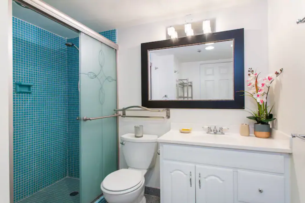 Condo in Honolulu · ★4.64 · 1 bedroom · 2 beds · 1 private bath - Image 7