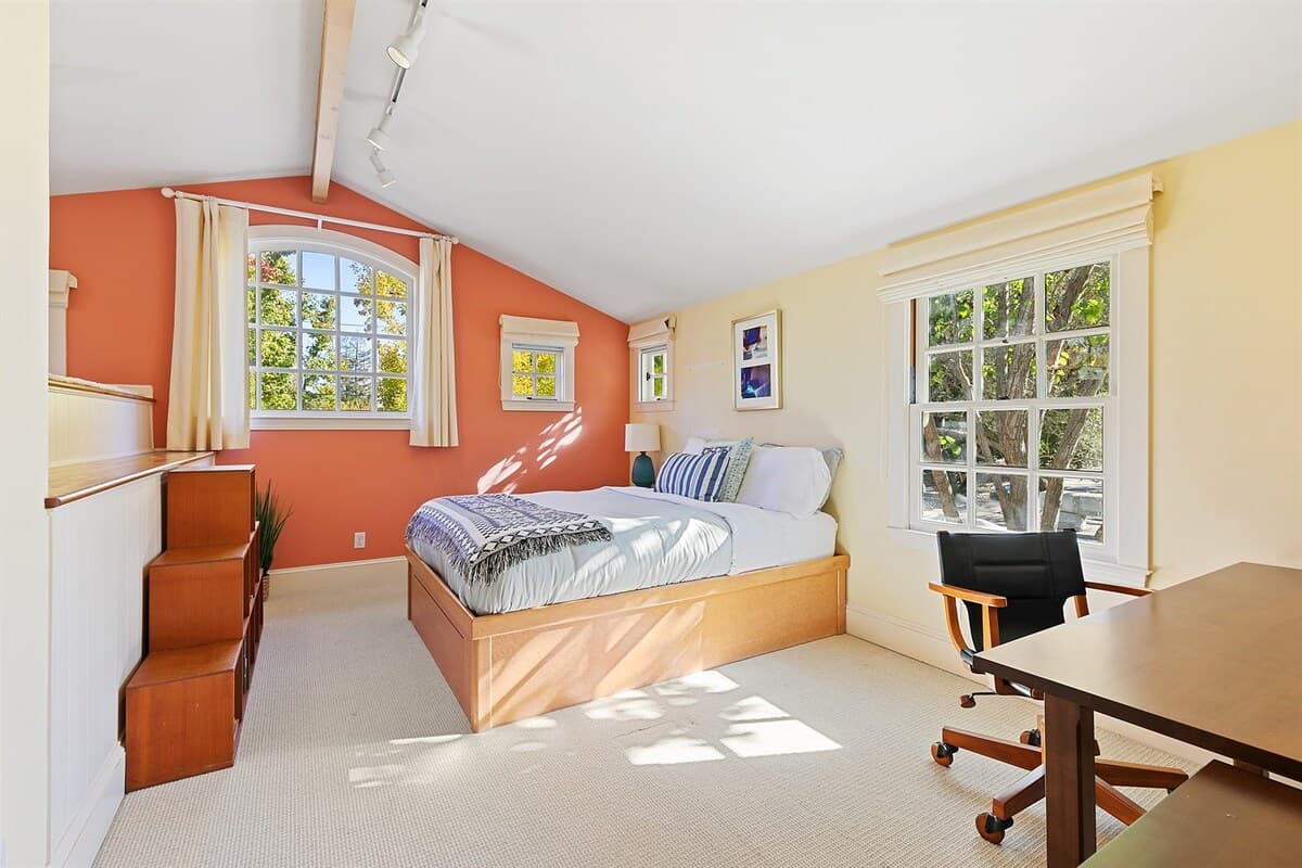 Home in Palo Alto · ★4.74 · 4 bedrooms · 4 beds · 3 baths - Image 34