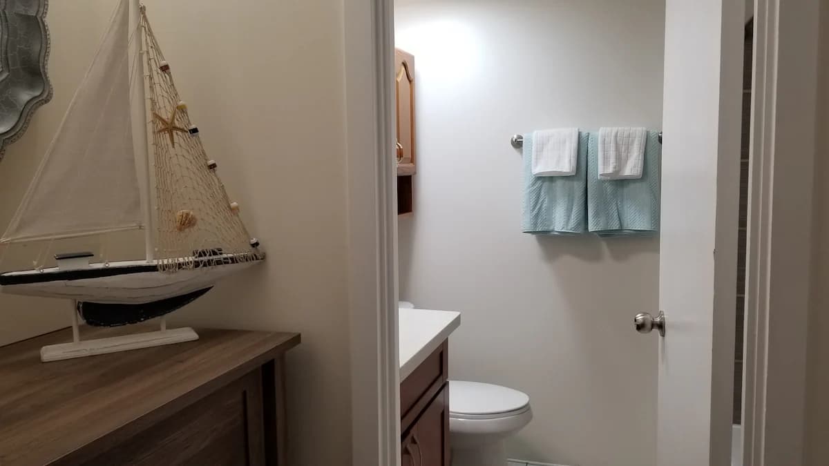 Condo in Honolulu · ★4.66 · Studio · 2 beds · 1 private bath - Image 9