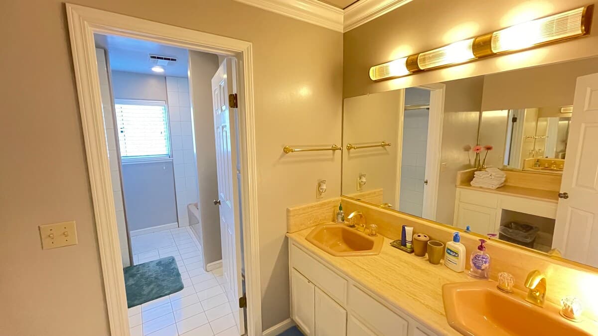 Home in West Menlo Park · ★4.89 · 5 bedrooms · 7 beds · 4 baths - Image 73