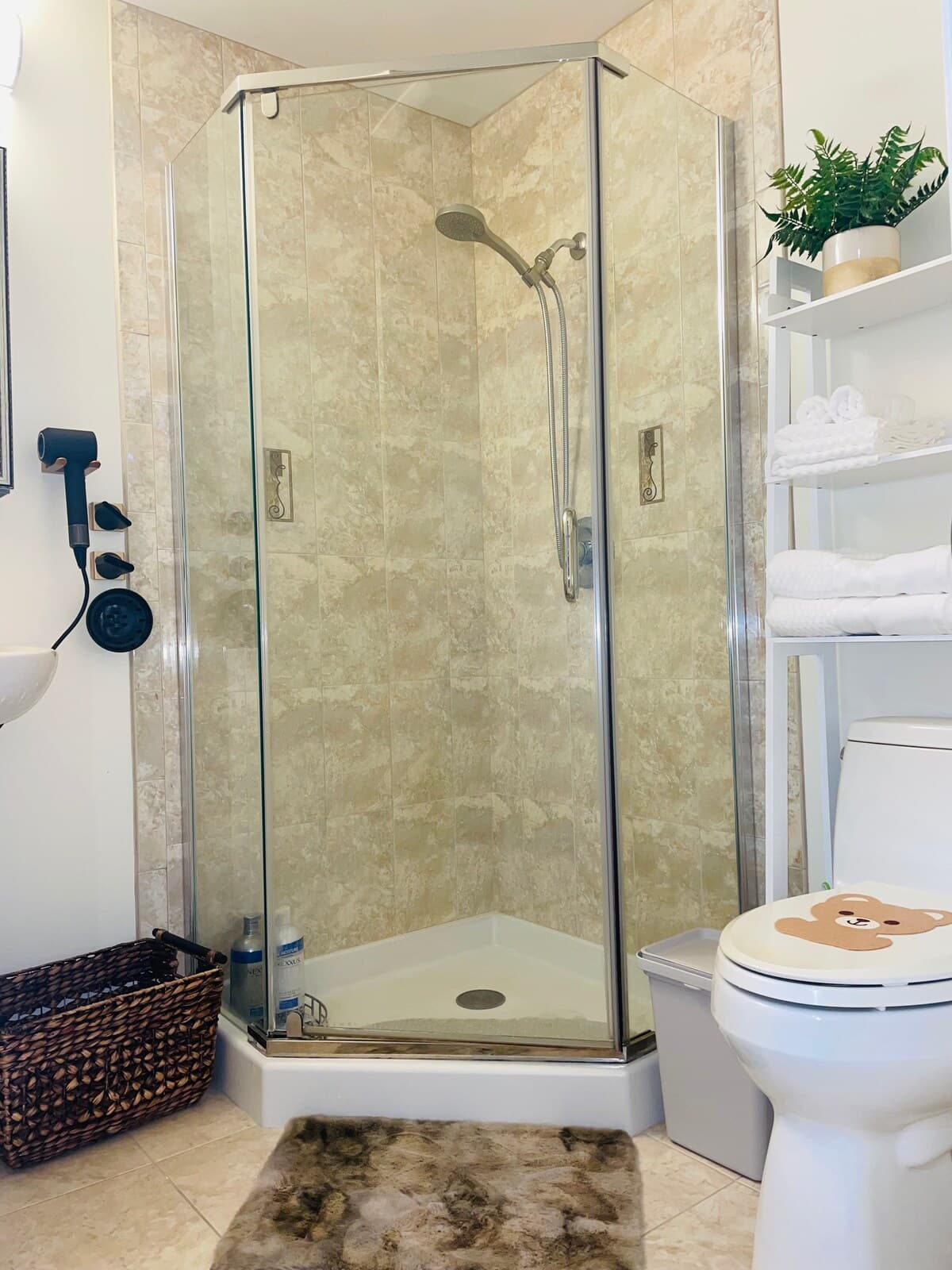 Relaxed 3B/2Ba Home with Private Parking - Photo 68