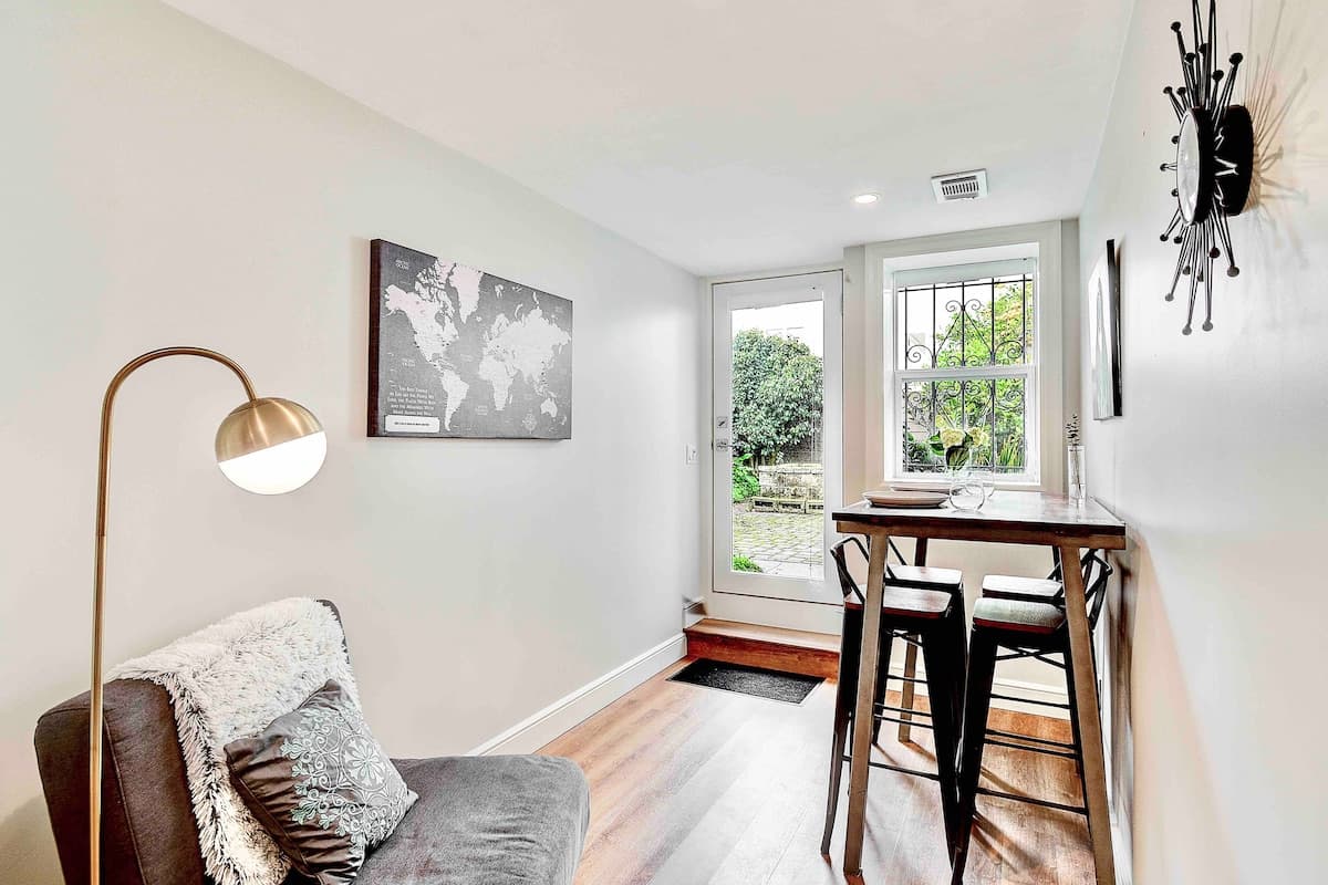 Two Bedroom SF Suite with Private Entrance - Photo 1