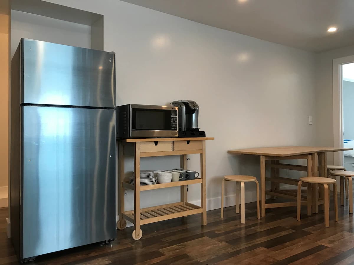 3BR 2BA no kitchen, $25/day parking option (<16ft) - Photo 7