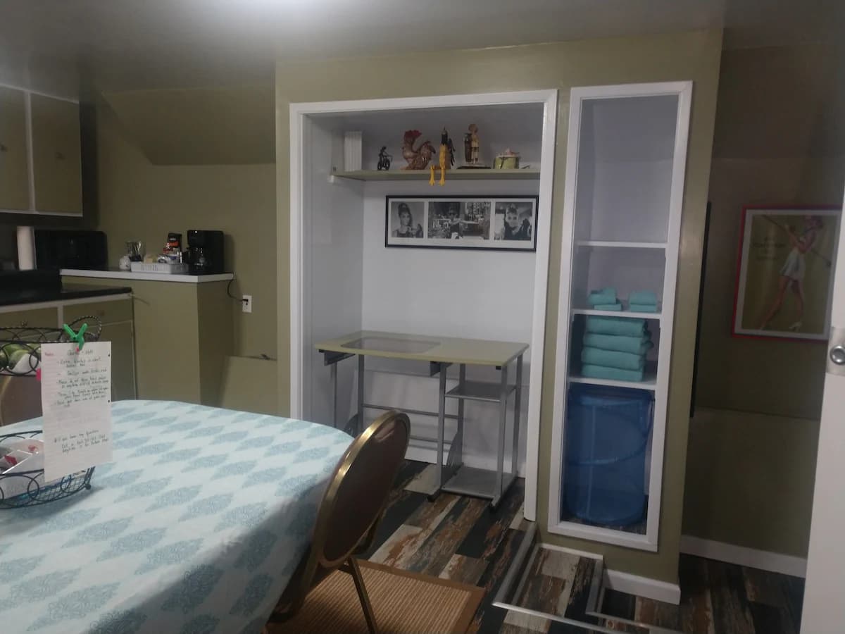 Sunnyside Bayview Heights Suite - Photo 9
