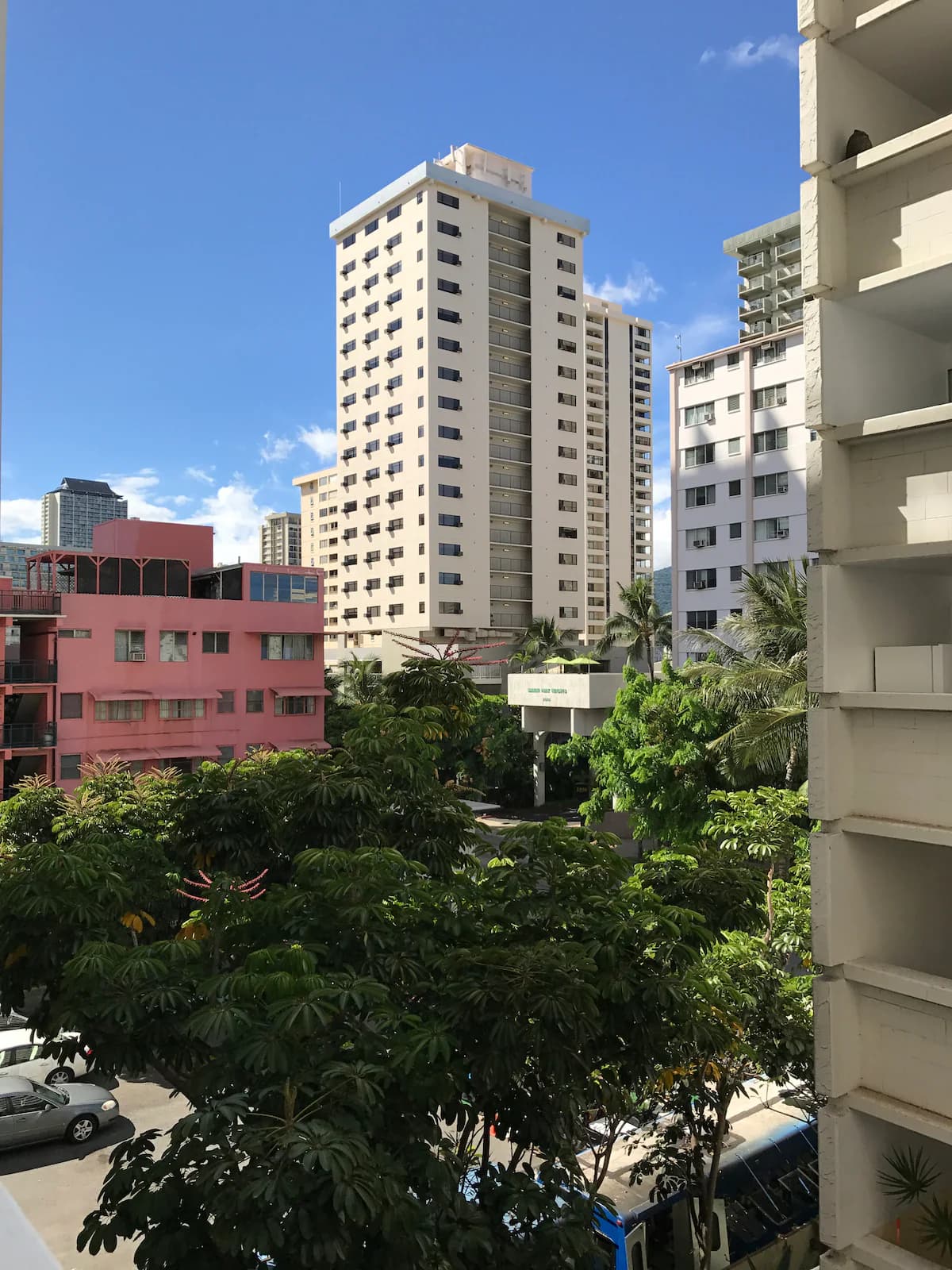 Lovely & Clean Unit | Minutes to Waikiki Beach - Image 20