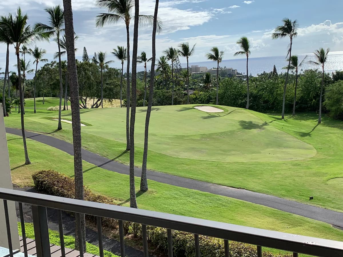 Condo in Kailua-Kona · ★4.96 · 3 bedrooms · 4 beds · 3 baths - Image 25