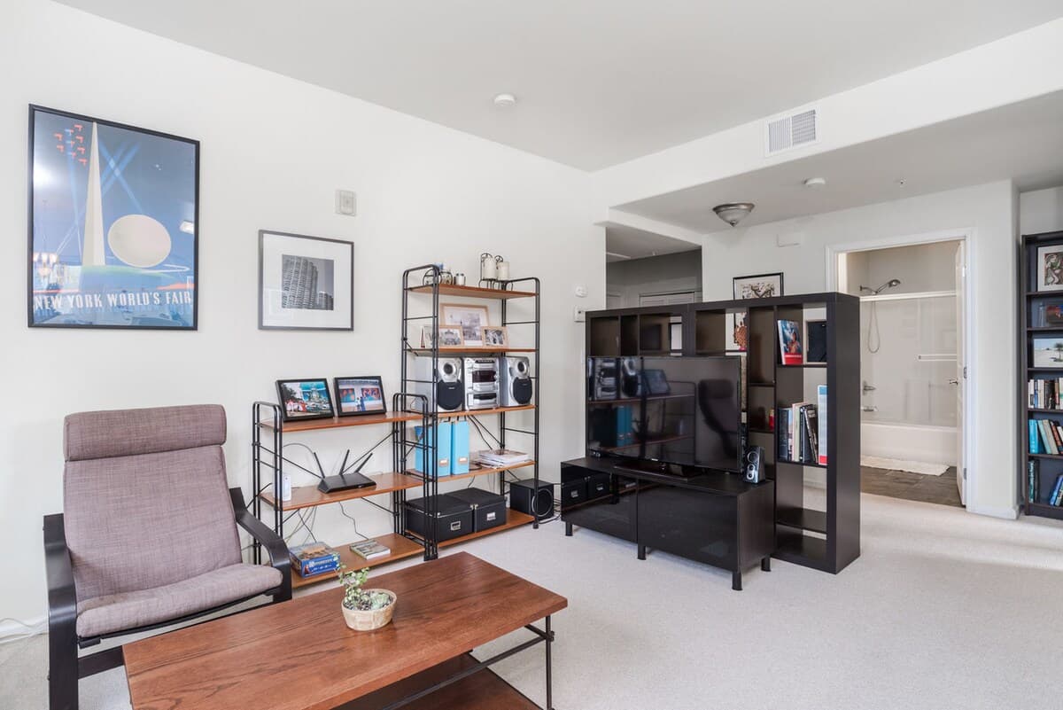 Condo in Palo Alto · ★4.86 · 2 bedrooms · 2 beds · 2 baths - Image 19