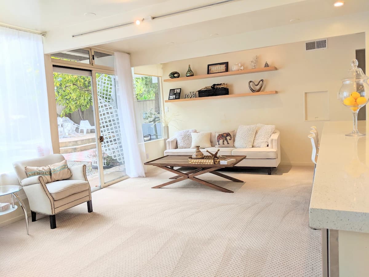 Home in Palo Alto · ★4.74 · 7 bedrooms · 9 beds · 4 baths - Image 3