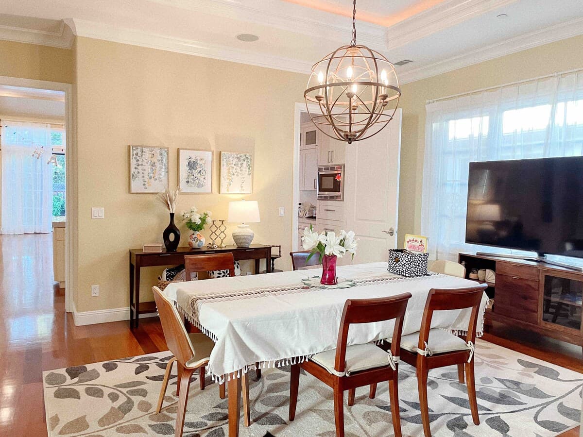 Home in Palo Alto · ★4.6 · 5 bedrooms · 5 beds · 3.5 baths - Image 17