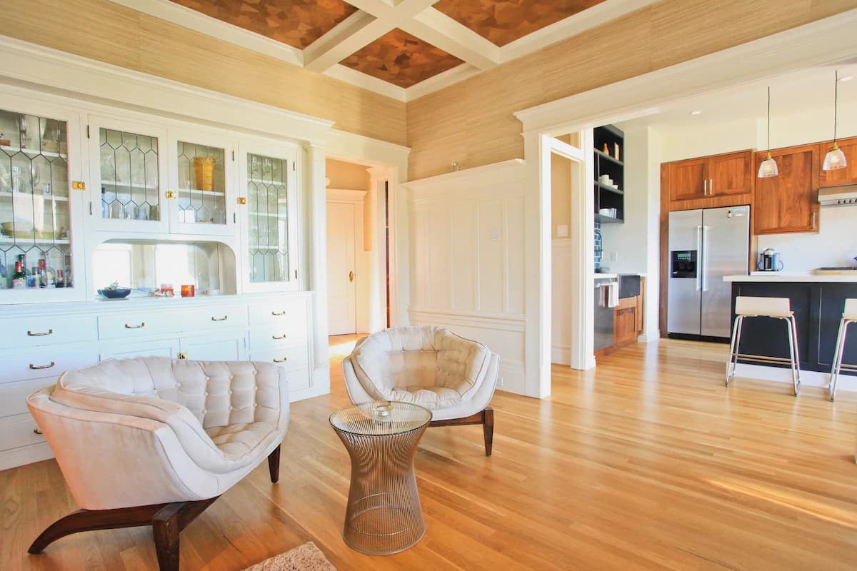 Historic Edwardian Flat with Skyline Views - Photo 13