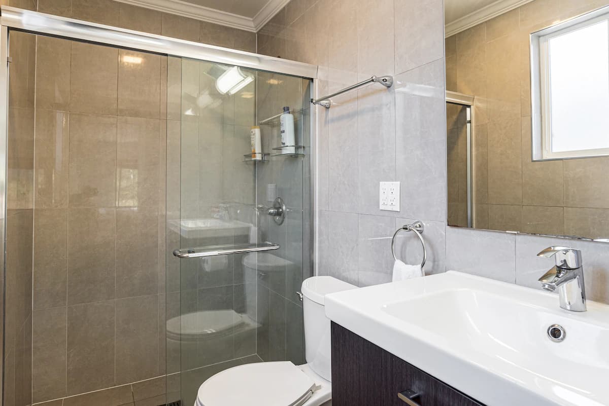 Home in Daly City · ★4.93 · 3 bedrooms · 4 beds · 2 baths - Image 35