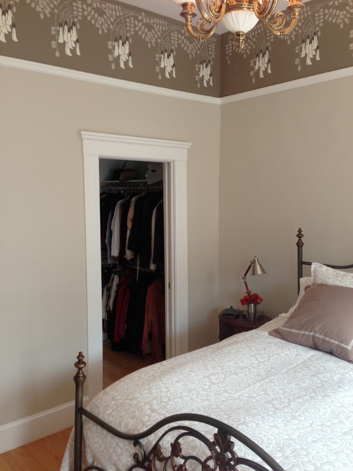 Condo in San Francisco · ★5.0 · 2 bedrooms · 2 beds · 2 baths - Image 9