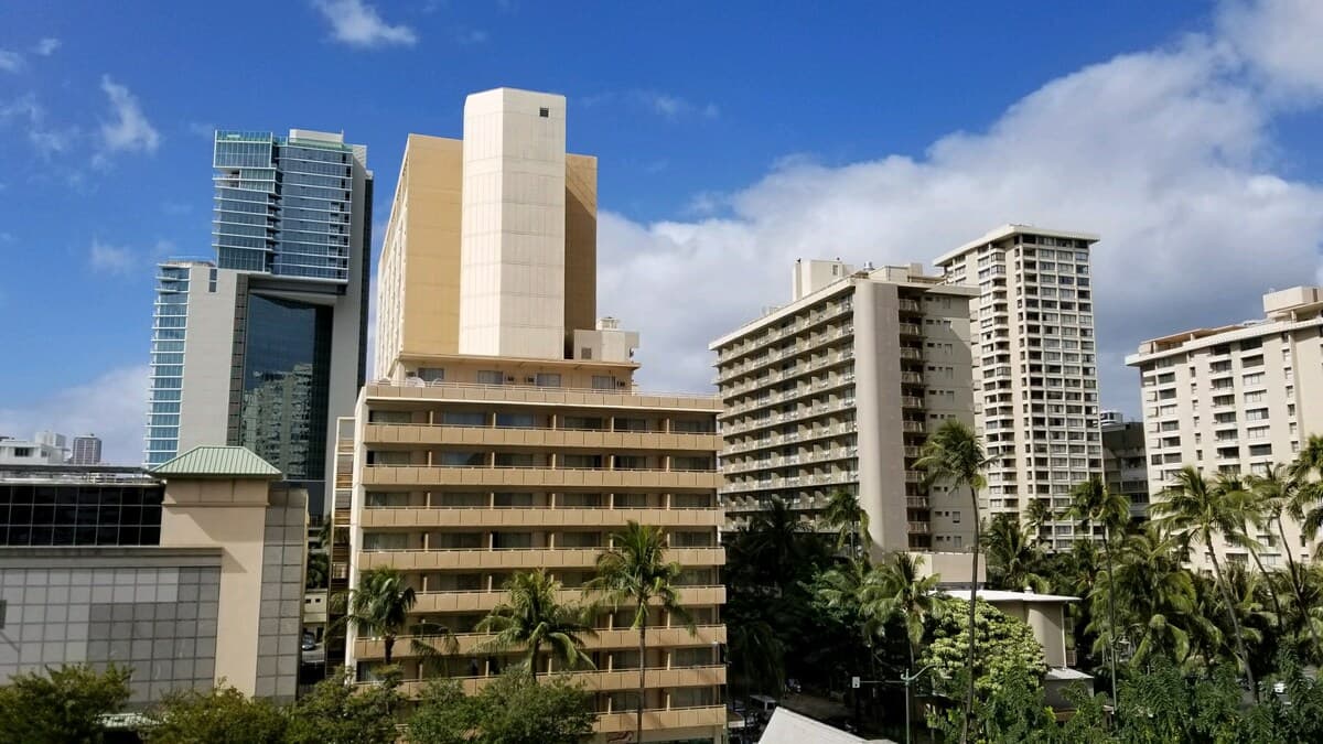 Condo in Honolulu · ★4.66 · Studio · 2 beds · 1 private bath - Image 20