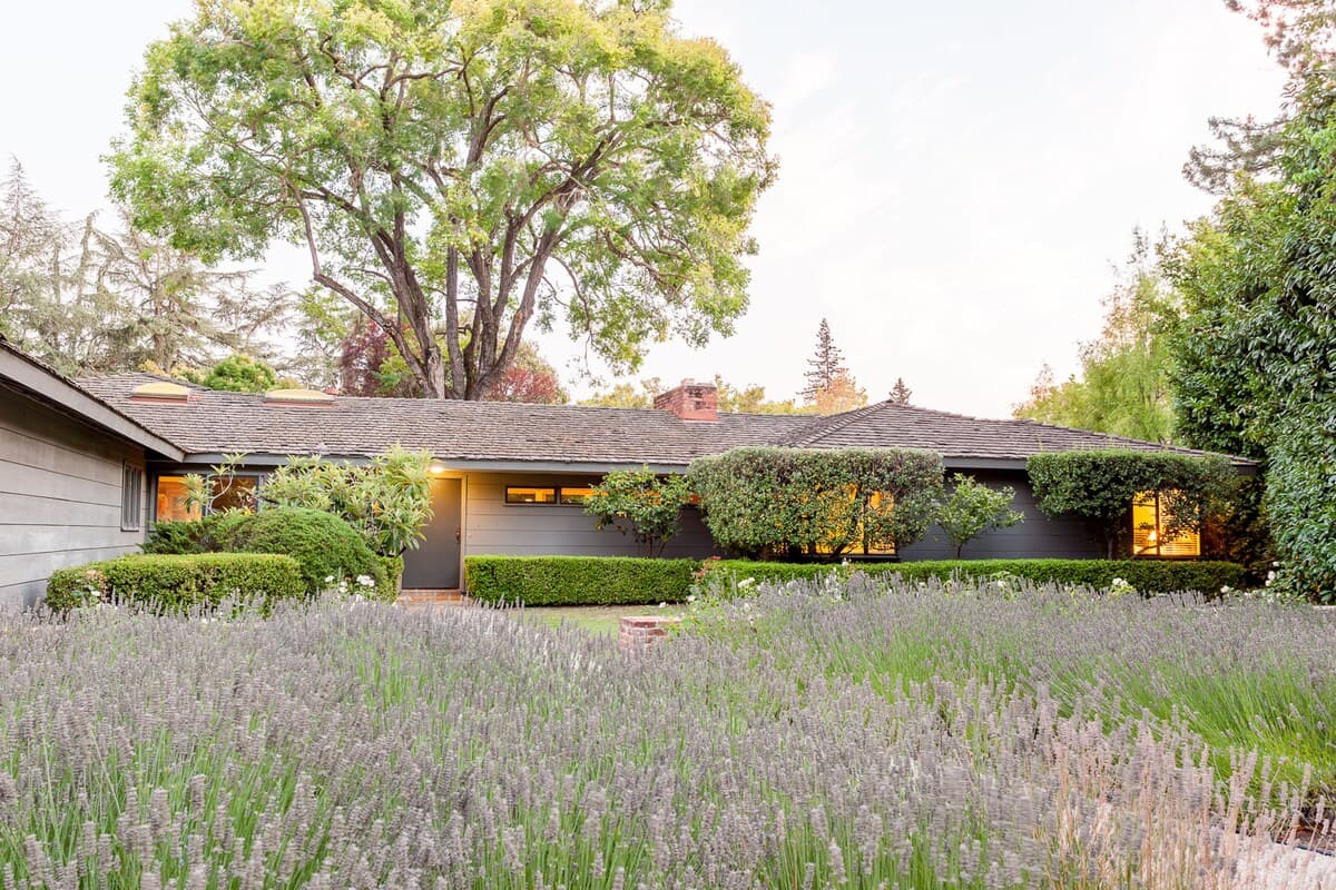 Home in Palo Alto · ★4.95 · 4 bedrooms · 5 beds · 3 baths - Image 24