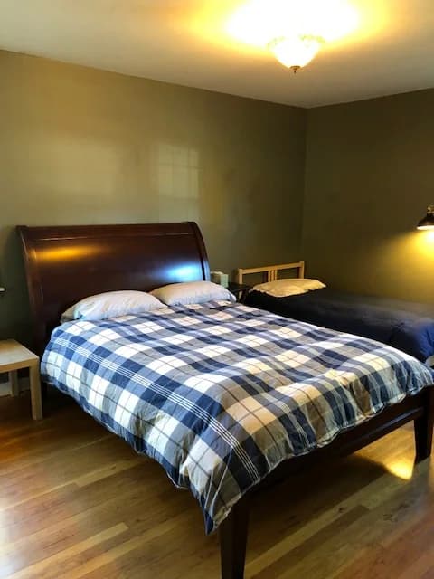 Home in Mountain View · ★4.91 · 3 bedrooms · 7 beds · 2 baths - Image 8