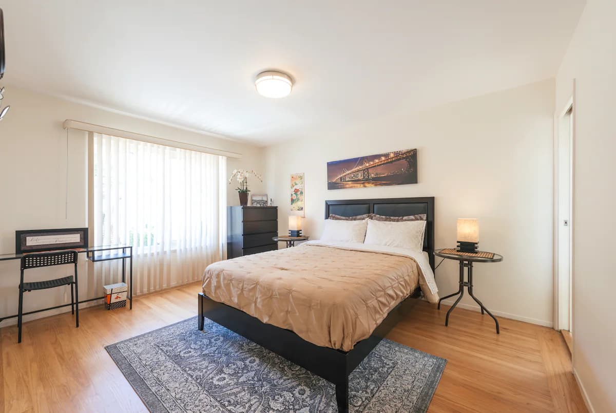 Home in Daly City · ★4.86 · 3 bedrooms · 5 beds · 2 baths - Image 14