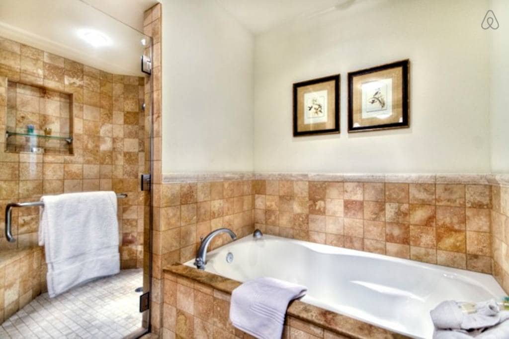 Villa in Waikoloa Village · ★5.0 · 2 bedrooms · 5 beds · 2 baths - Image 10