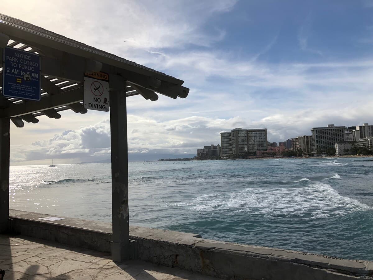 Condo in Honolulu · ★4.86 · Studio · 1 bed · 1 bath - Image 25