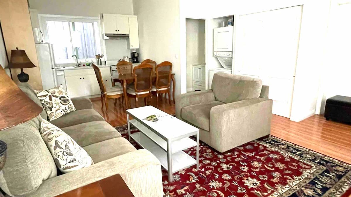 Guesthouse in Menlo Park · ★4.85 · 2 bedrooms · 4 beds · 1 bath - Image 4