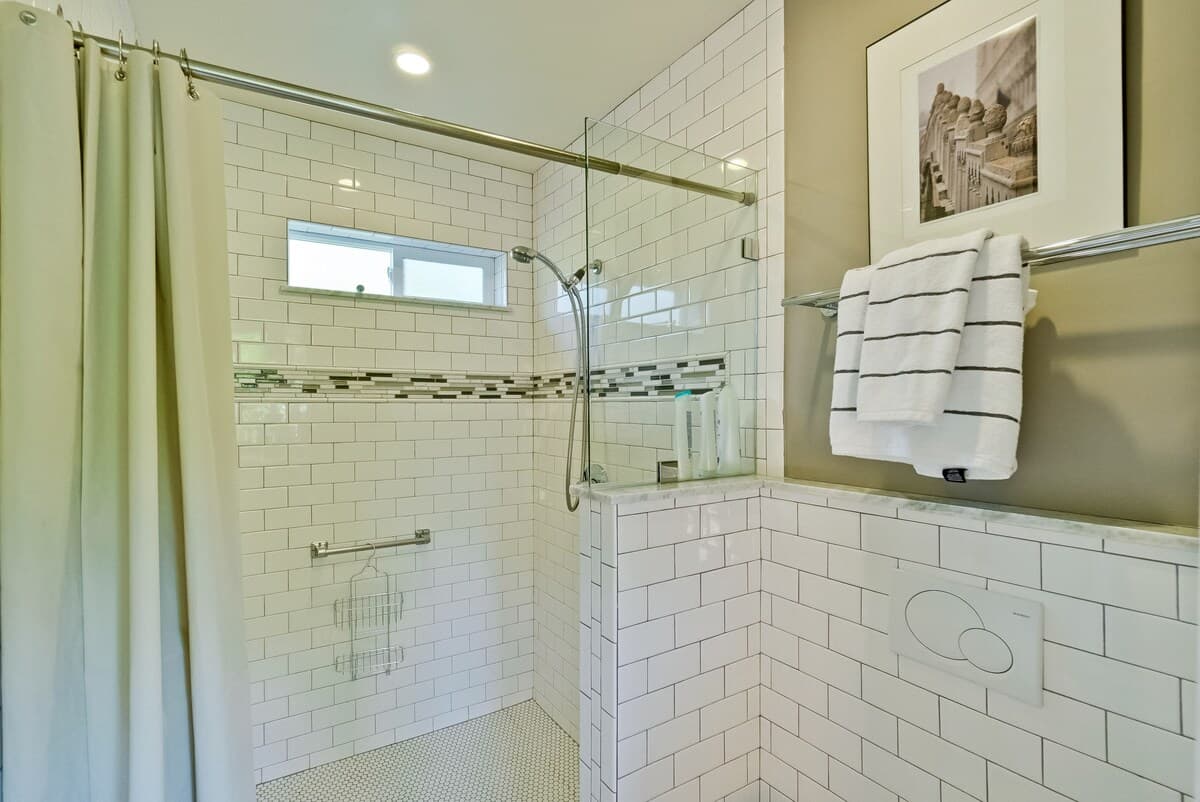 Guesthouse in Palo Alto · ★4.92 · 1 bedroom · 1 bed · 1 bath - Image 14