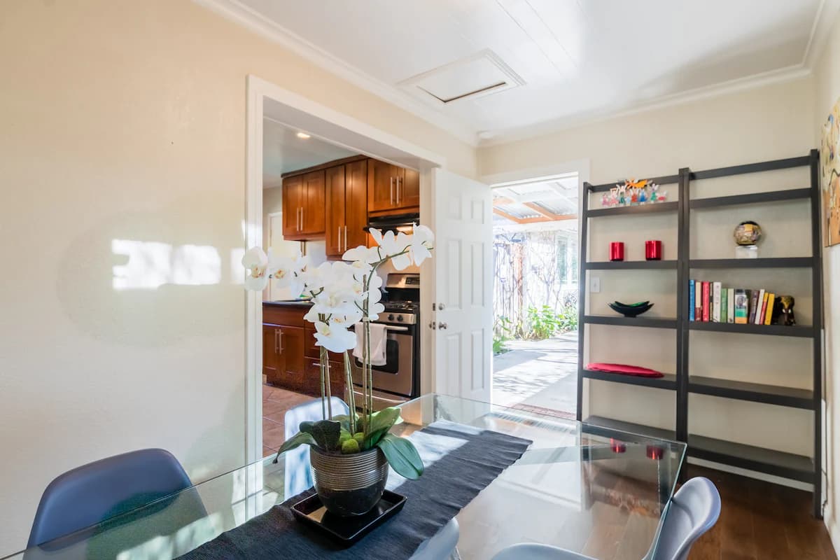 Home in Mountain View · ★4.88 · 1 bedroom · 1 bed · 1 bath - Image 12