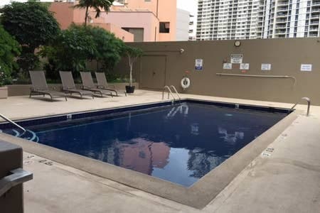 Condo in Honolulu · ★4.64 · Studio · 1 bed · 1 private bath - Image 16