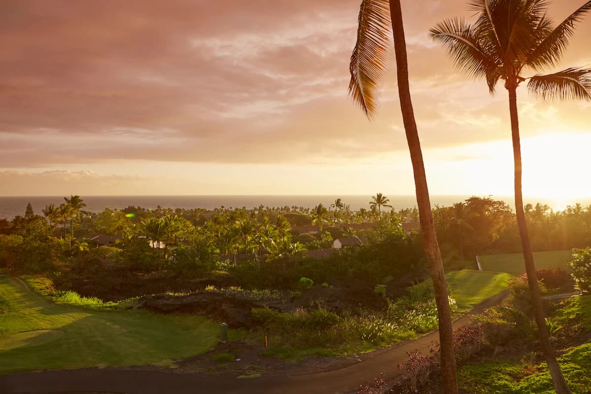 Condo in Kailua-Kona · ★4.96 · 3 bedrooms · 4 beds · 3 baths - Image 42