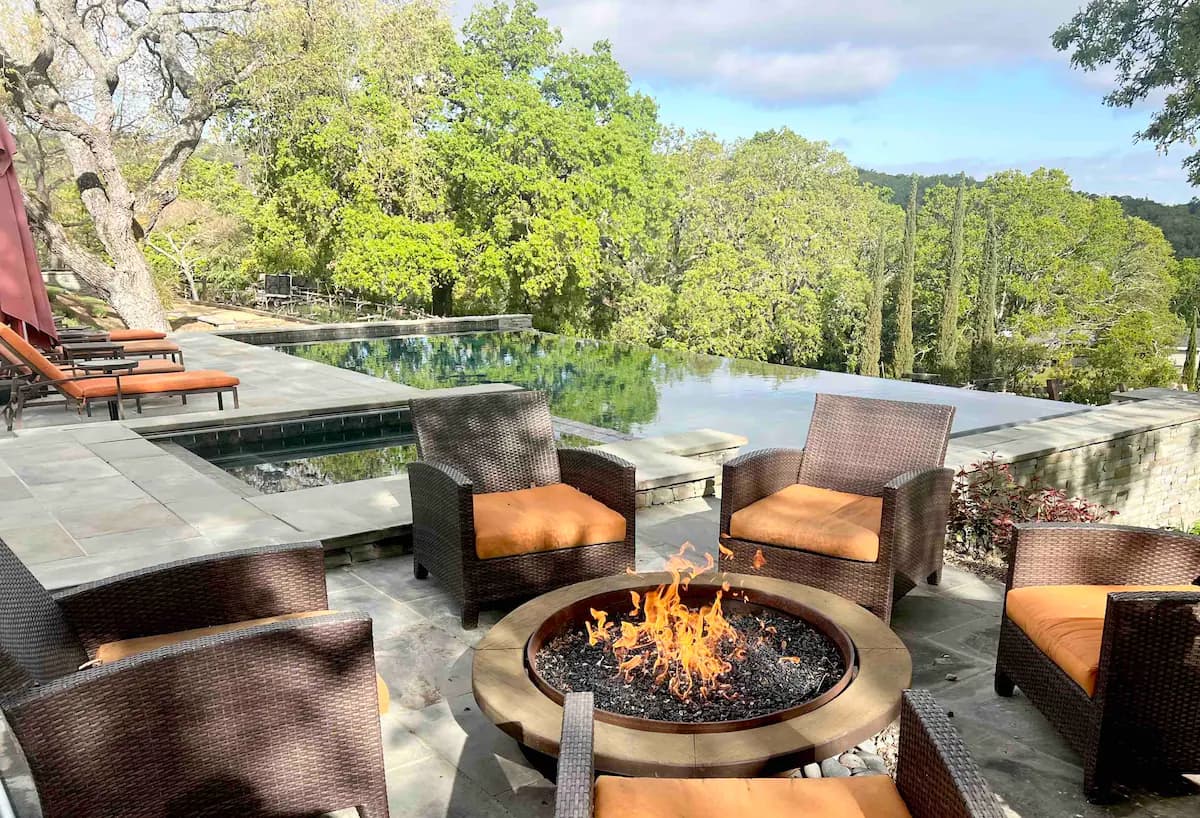 Guesthouse in Portola Valley · ★4.93 · 2 bedrooms · 4 beds · 2 baths - Image 31