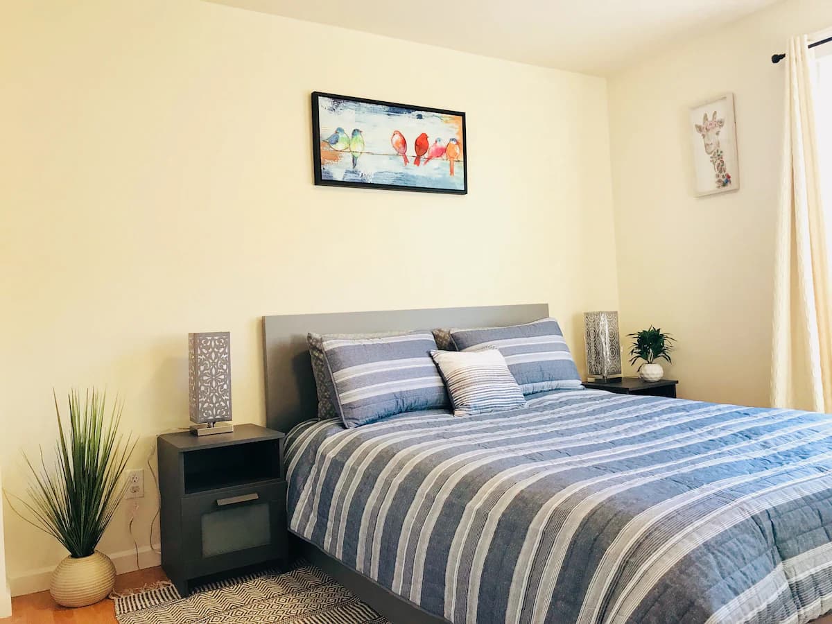Relaxed 3B/2Ba Home with Private Parking - Photo 47
