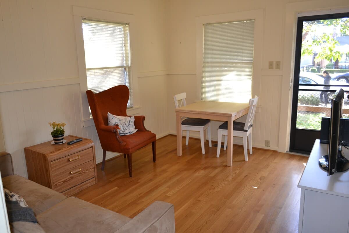 Downtown Private Home with Backyard - Image 3